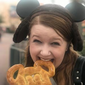 Meet your Posher, Leah